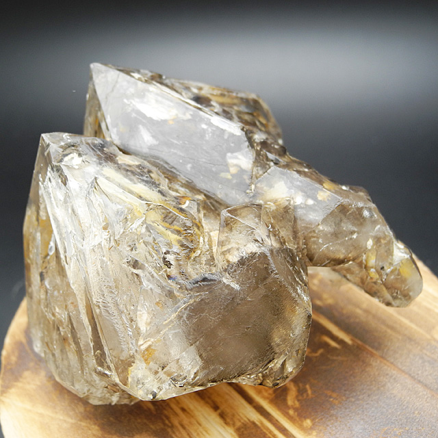ジャカレー水晶とエレスチャル水晶はどう違う？ | 水晶生活