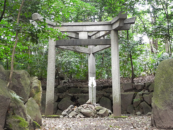 三柱の鳥居