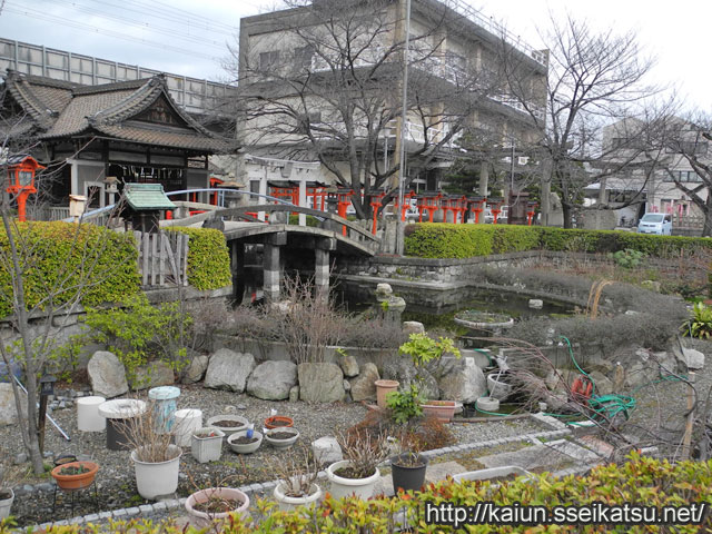 六孫王神社池