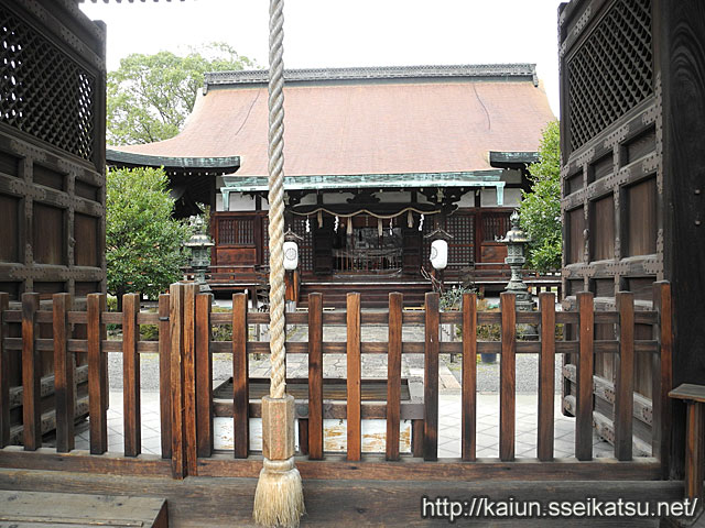 六孫王神社本殿