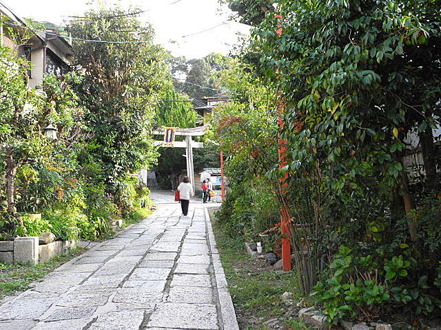 粟田神社参道